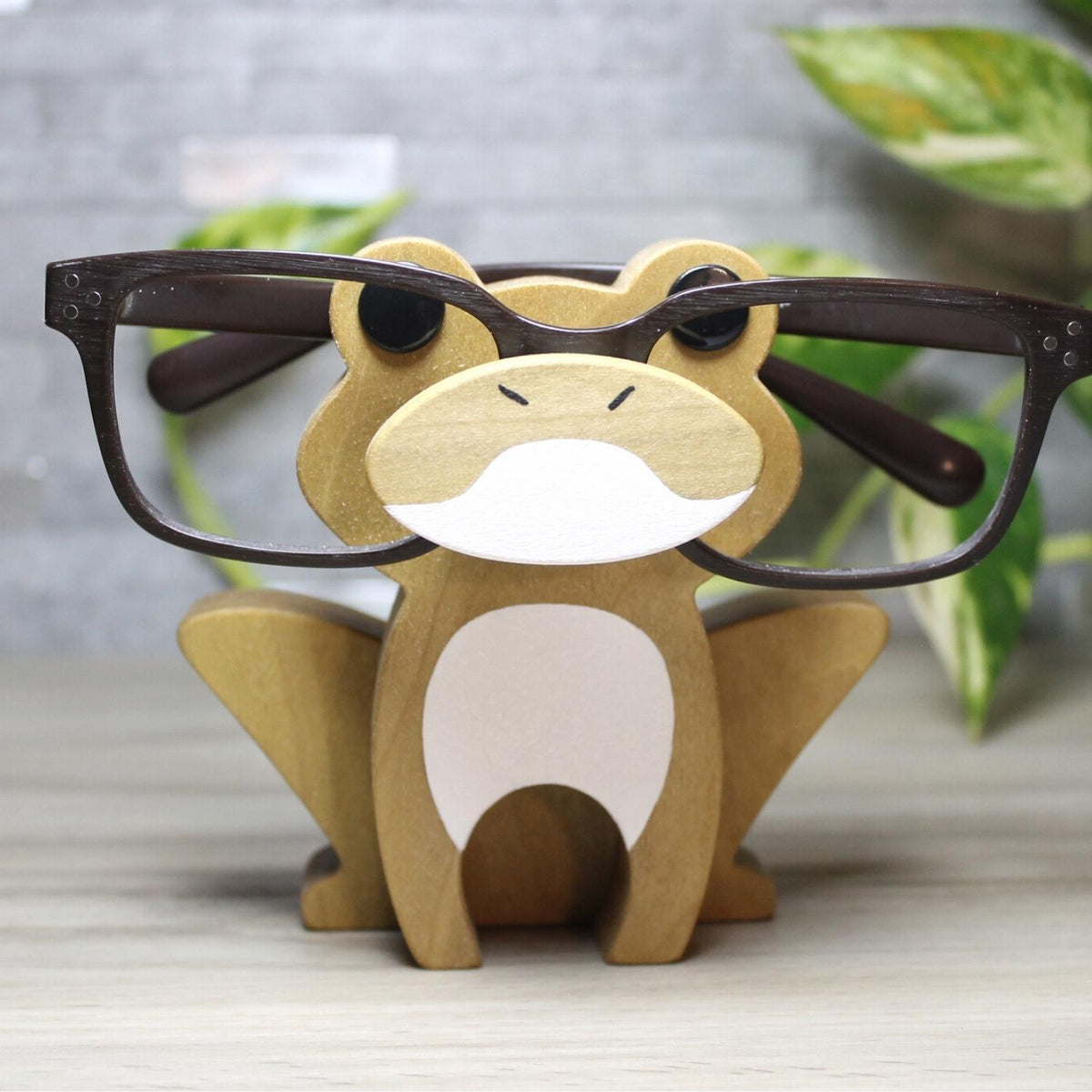 VVGIFTS Frog Figurines Decor Funny Cute Craft Resin Frog Sculpture Statue For Home Office Desk Tabletop Bathroom Decoration, Ornament Gift